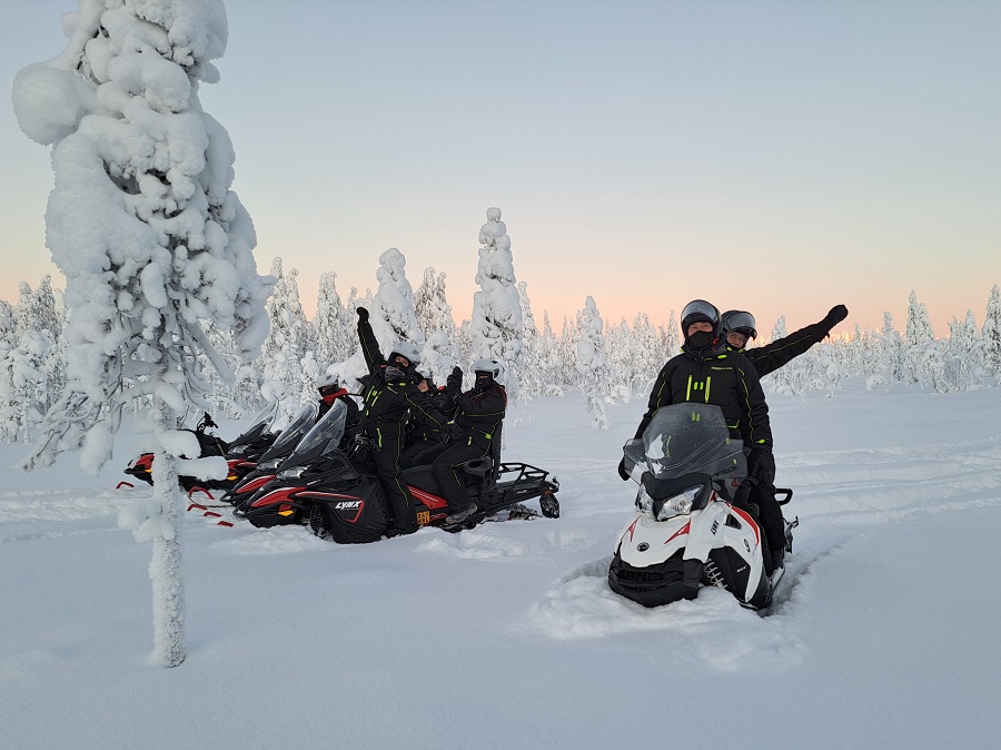 rent snowmobile in Rovaniemi
