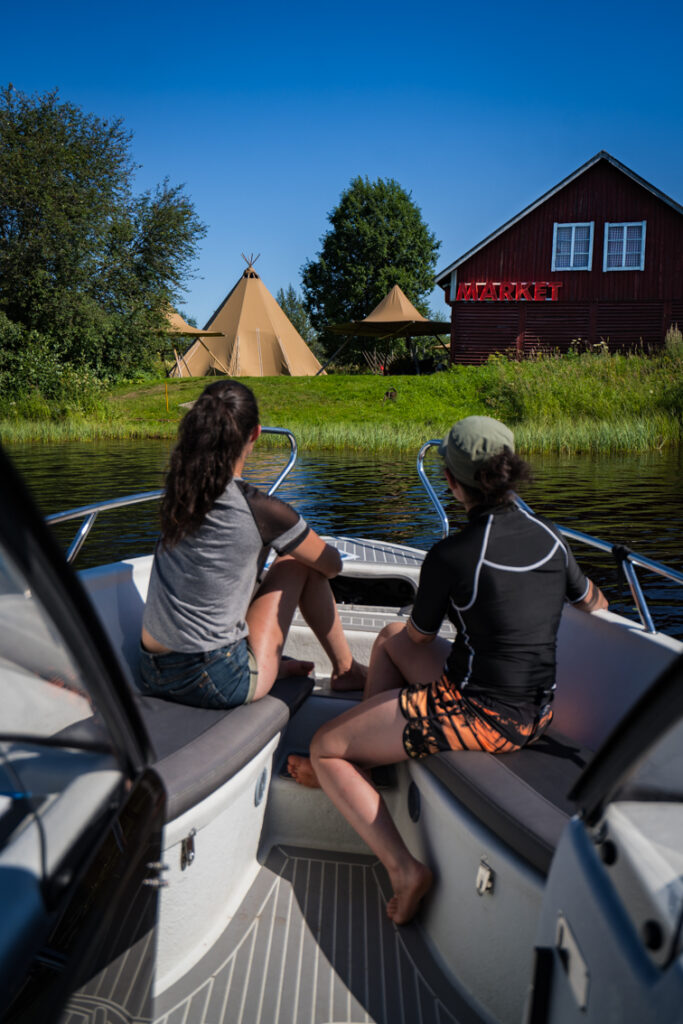 découverte culturelle de Rovaniemi en bateau
