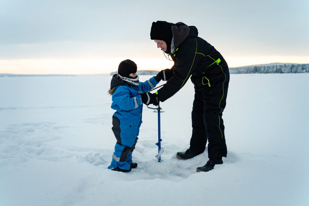 pêche sur glace père et fils