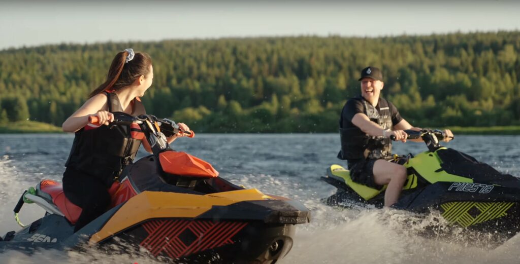Faire du jet ski à Rovaniemi