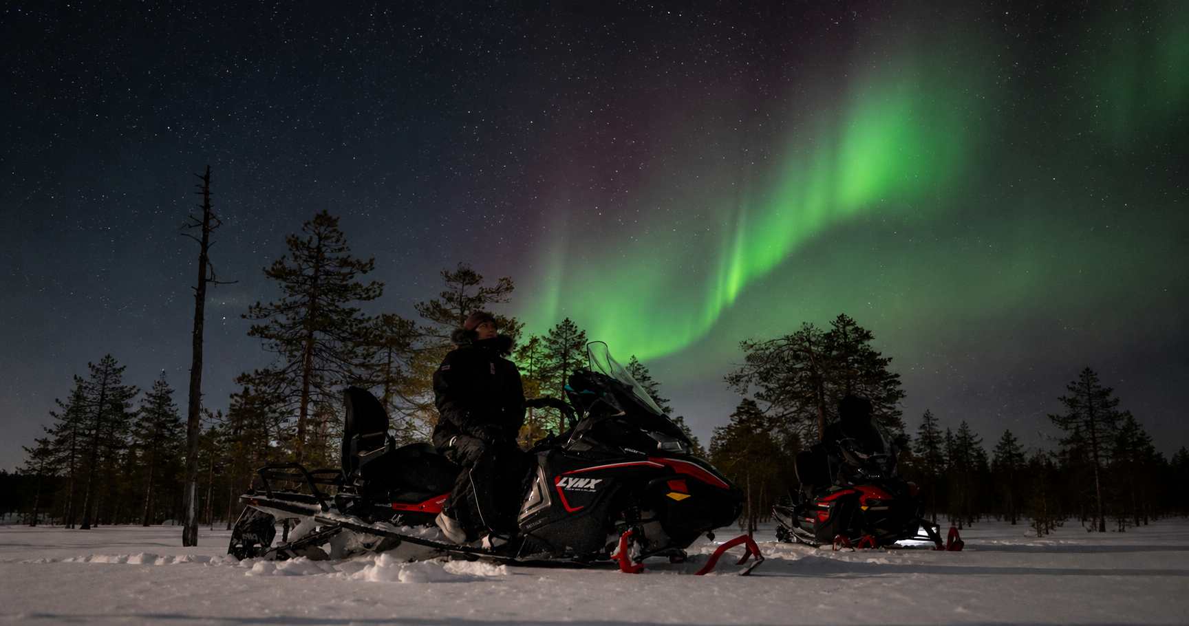 Aventure nocturne en motoneige sous les aurores boréales à Rovaniemi